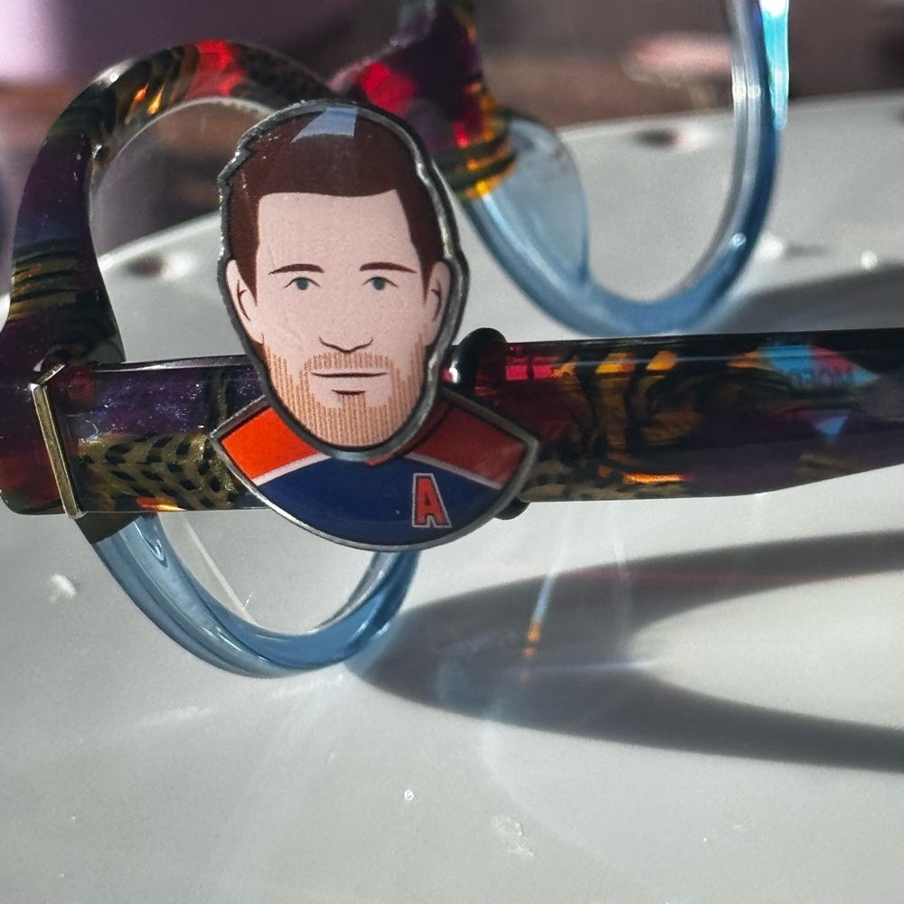 Leon Draisaitl Glasses Decor